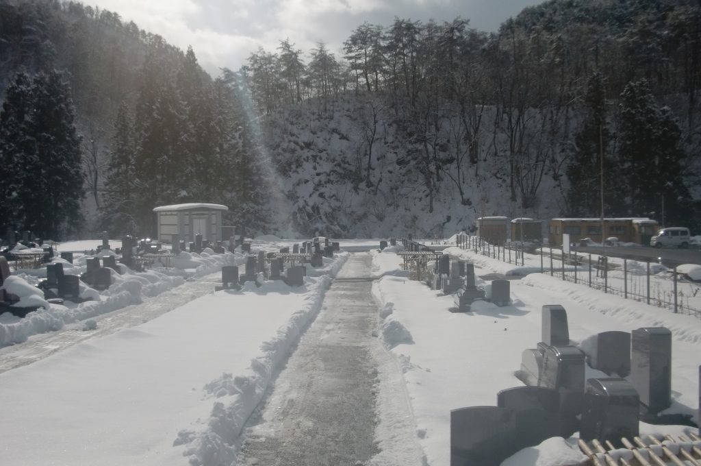 「べにばな霊園」は、よろず相談所でございます