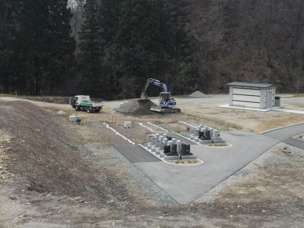 Ｄ区画　墓地造成工事が始まりました　