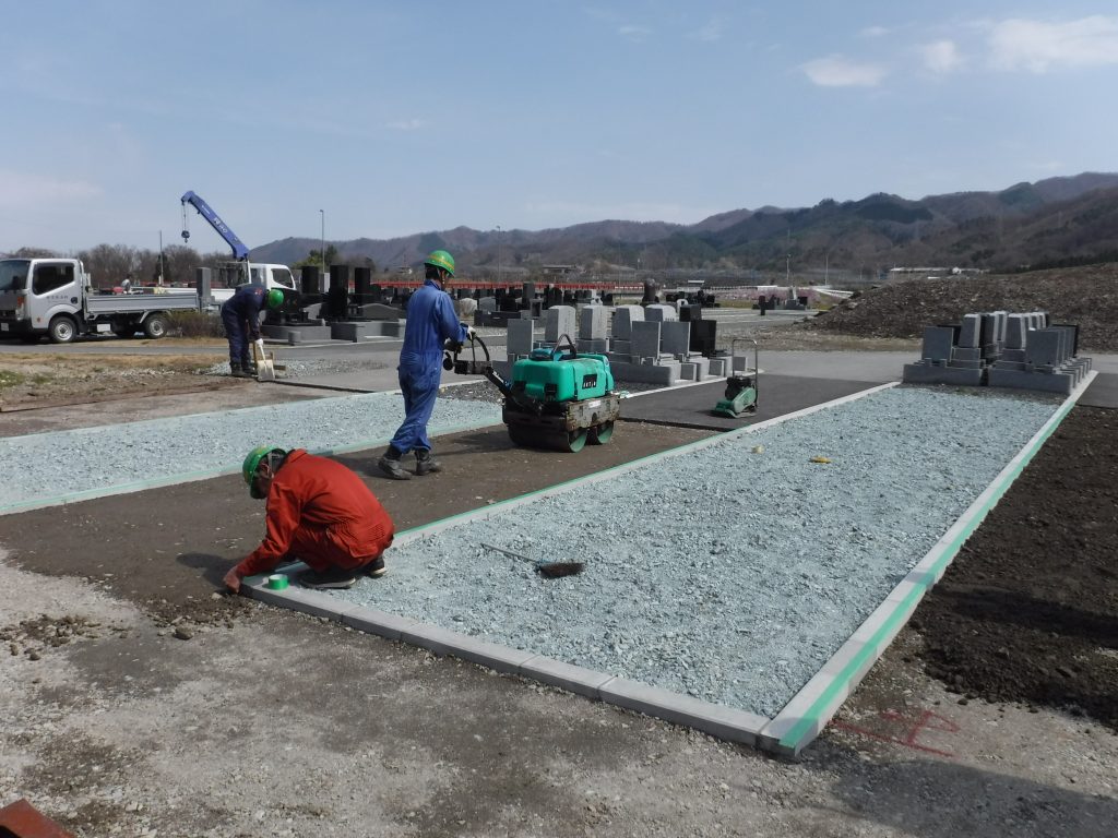 そろそろ芝桜が・・・