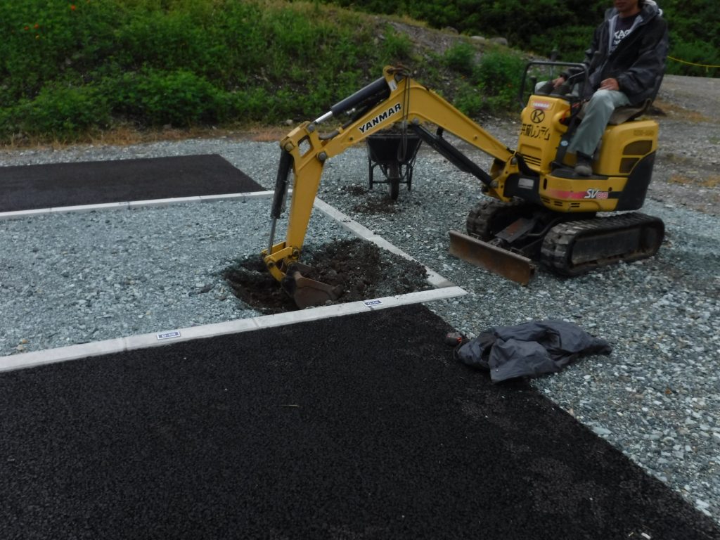 お墓の工事　始まりました