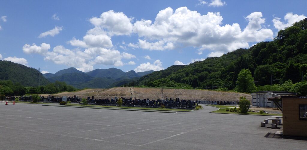 ペット納骨室付き墓石