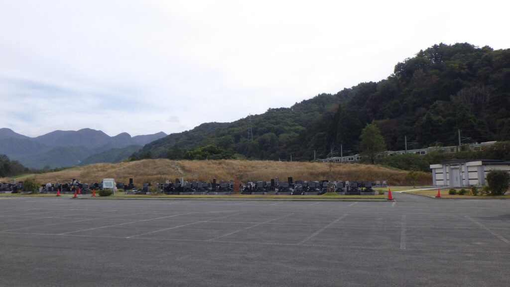 名峰『月山』に初冠雪