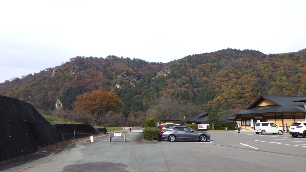 山寺は今　紅葉真っ盛り