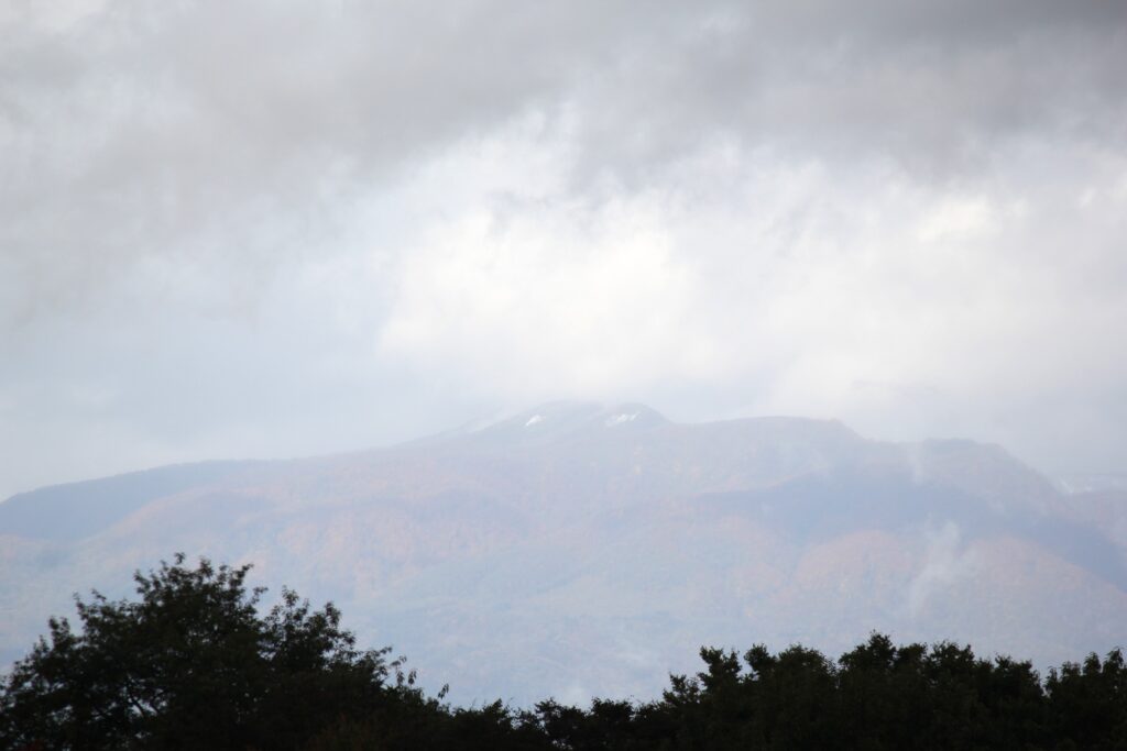 今度は葉山が初冠雪